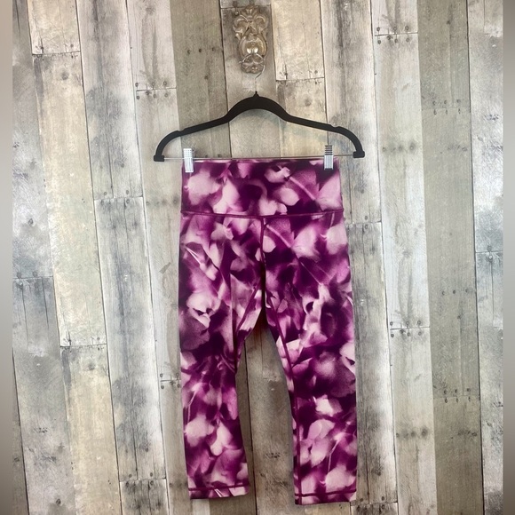 Lululemon Wunder Under Crop (Hi-Rise) 21" in Blush Blossom Size 6. - Picture 3 of 14